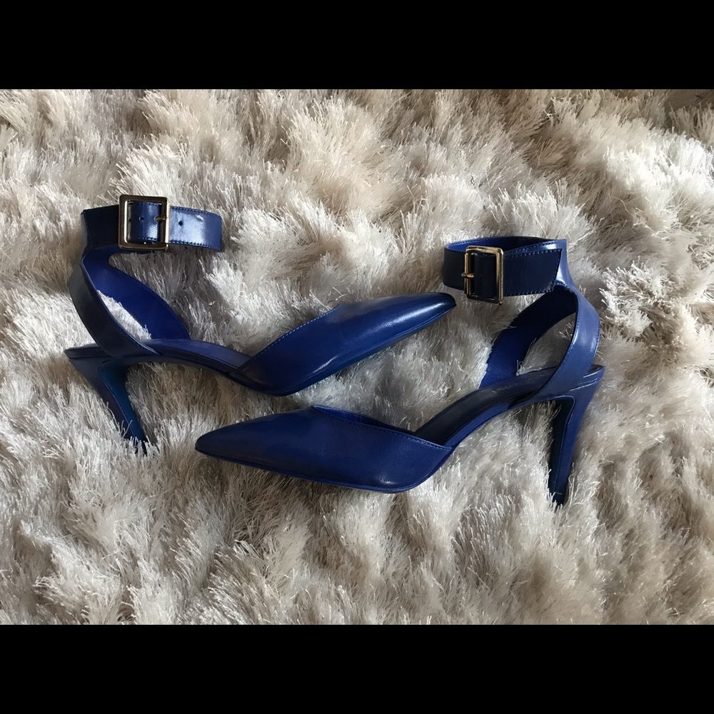 Nine West sz 7 cobalt blue ankle strap heels